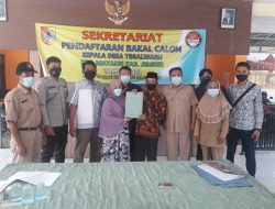 Hari Keempat Pendaftaran Calon Kepala Desa Tegalwaru, Seorang Guru Mendaftar Cakades, Siap Bersaing dengan Petahana.