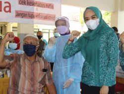 Peringati Hari Lansia Nasional ke 25 Ditandai Gebyar Vaksinasi Lansia di Kabupaten Sidoarjo