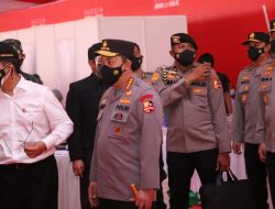 Panglima TNI, Kapolri Dan Menkes, Tinjau Vaksinasi Massal Jelang HUT Bhayangkara