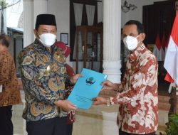 Bupati Sidoarjo Himbau PNS  yang Memasuki Masa Purna Tugas Untuk Gabung di PWRI.