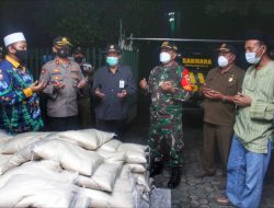 Polres Jember Gelontor 2 Ton Sembako untuk PKL, Pesantren dan Panti Asuhan