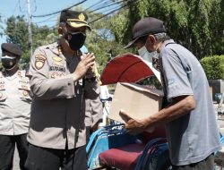 Masa PPKM darurat, Polresta Sidoarjo Bagikan Sembako Pada Warga Terdampak Covid-19