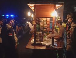 Massa PPKM Darurat, Muspika Kecamatan Patrang Bersama Anggota Gabungan Ajak Warga Patuhi Prokes