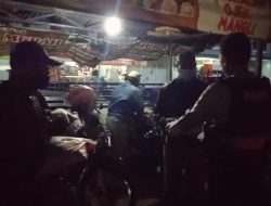 Anggota Team Alap-Alap Samapta Polres Jember Berikan Bantuan Beras Kepada Tukang Ojek dan Tukang Becak