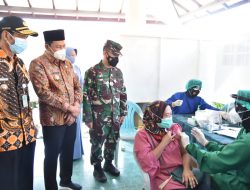 Kejar Herd Imunity, Wabup Sidoarjo Tinjau Vaksinasi di Desa Sedati Agung