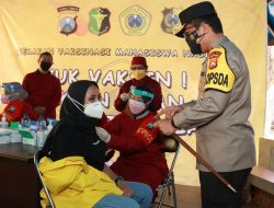 Kapolda Jatim Lakukan Pengecekan Vaksinasi di Ubhara Surabaya
