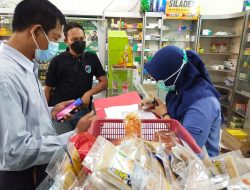 Pastikan Tidak Ada Apotek Nakal, Satreskoba Polres Jember Gelar Sidak