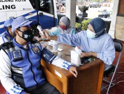 Arema Police Sobo Kelurahan Polresta Malang Kota Berikan Layanan Vaksinasi Dosis Kedua untuk Supeltas dan Masyarakat Umum