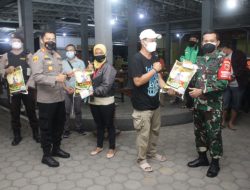 MANTAP !! RELAWAN RUBAH PUJASERA JADI DAPUR UMUM PPKM MIKRO, KAPOLRES JEMBER BERI APRESIASI.