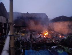 Rumah Dilalap Api, Ketika Pemilik Bantu Gali Makam Tetangga