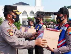 Gelorakan Kemerdekaan Republik Indonesia, Kapolresta Sidoarjo Bagikan 5.000 Bendera Merah Putih dan Baksos