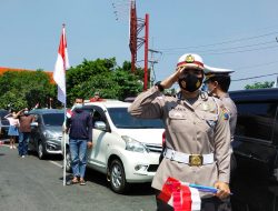 Pengendara Diminta Nerhenti Saat Detik-detik Proklamasi dan Nyanyikan Lagu Indonesia Raya