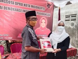 Gelar Reses, Febriana Meldyawati Bagi Bagi Beras Kepada Warga Terdampak Covid-19 dan Aturan PPKM