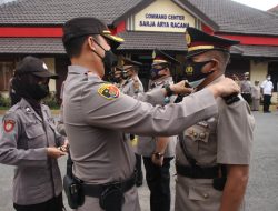 Kapolres Jember Pimpin Sertijab Pejabat Utama Polres Jember dan Pemberian Reward Anggota Berprestasi