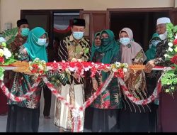 Masduki S. PdI. Meresmikan Gedung SMP Islam Ponpes Roudlotun Nasyien