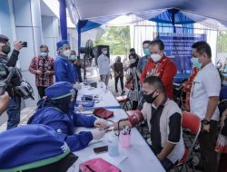 Bupati Jember, Hadiri Vaksinasi di RSU Kaliwates yang di Inisiasi oleh BCA Cabang Jember