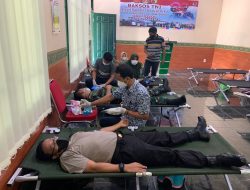 Sinergitas TNI-Polri Solid, Kapolres Bangkalan Donor Darah Jelang HUT TNI Ke-76