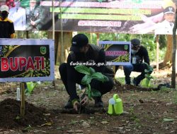 Peringati HSN 2021, Bupati Tuban Tanam Pohon Bersama Santri