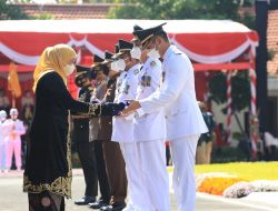 Bupati Tuban Terima Lencana Kehormatan dari Gubernur Jatim