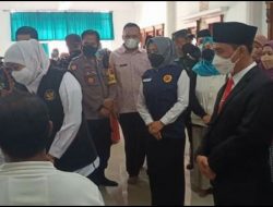 Vaksinasi di Kampus IKHAC Pacet Sangat Istimewa, Warga Dapat Sembako dan Kacang Hijau.
