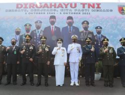 Peringati HUT TNI ke-76 Kapolda Jatim Apresiasi Gelaran Vaksinasi Serentak