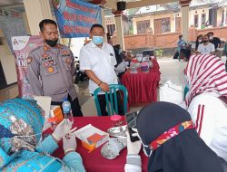 Kades Cempoko Limo Mahfud Sulaiman dan Tim Penggerak PKK Selenggarakan Vaksinasi Covid -19 Untuk Warganya