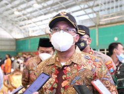 Bupati Sidoarjo Kerahkan 353 Bidan Desa Bantu Percepatan Vaksinasi Lansia, Satu Bidan Ditarget 10 sasaran Perharinya