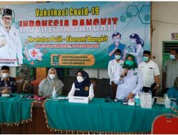 Bupati Ikfina, Wabup Gus Barra, Anggota DPR – RI dan Ketua DPRD Hadiri Vaksinasi di Balai Desa Sumberjati
