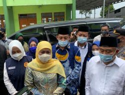 Gubernur Jatim Apresiasi Giat Vaksinasi Partai Nasdem, Usai Divaksin Peserta Dikasih Makan dan Beras 5 Kg.