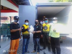 Warga Wuluhan Sosialisasikan Vaksinasi Covid 19 saat Pagelaran Wayang Kulit