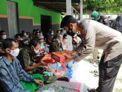 Tinjau Vaksinasi ODGJ, Kapolresta Mojokerto beri Penghargaan Pengasuh Pondok 99