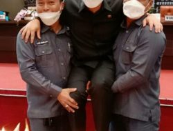 Usai Rapat Paripurna, Anggota Dewan Buat Kejutan di- Ultahnya Gus Barra yang ke 35