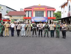 Kapolres Jember AKBP Arif Rachman Arifin Pimpin Apel Gelar Pasukan Operasi Zebra Semeru 2001