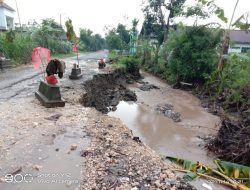 Curah Hujan Tinggi, Talud Penahan Tanah Ambrol