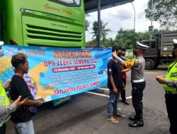 Ops Zebra Semeru 2021, Polres Jember Giat Patroli Pengaturan dan Bagi-bagi Masker serta Leaflet / Stiker