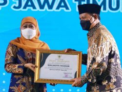 Terima Penghargaan Program OPOP dari Gubernur Khofifah, Wali Kota Madiun Komitmen Wujudkan Santri Entrepreneur