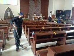 Amankan Misa Natal, Polisi Sterilisasi Gereja di Sidoarjo