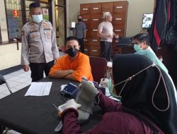 Polresta Malang Kota Suntik Vaksin Untuk Para Tahanan