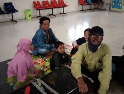 Lima Orang Penumpang Kapal DBS I Terlantar di Pelabuhan Kalianget