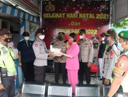 Kunjungi Pos PAM Nataru Kapolres Bersama Ketua Bhayangkari Cabang Nganjuk Berikan Dukungan Serta Motivasi