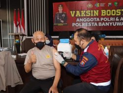 Polresta Banyuwangi Gencarkan Vaksinasi Booster untuk Anggota