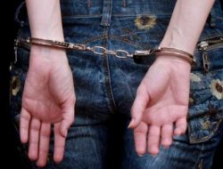 Diduga Jadi Pengedar Narkoba Jaringan Antar Pulau, Perempuan Berinisial KRT dari Desa Tunggorono Diringkus Satreskoba Polres Jombang