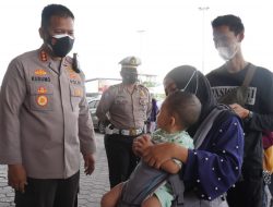 Liburan Implek, Polresta Sidoarjo Tetap Masifkan  Himbauan Prokes dan Vaksin ke Pengunjung Mal Sidoarjo