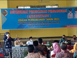 Bupati Ikfina Didampingi Kepala Bappeda dan Kadis PMD Kabupaten Mojokerto Hadiri Musrembang Kecamatan Kemlagi