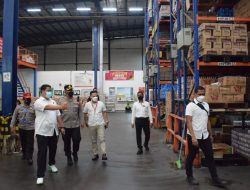 Kapolresta Sidoarjo Sidak Minyak Goreng di Gudang Minimarket