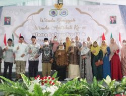 Menaker RI Ida Fauziah Hadiri Wisuda Putranya Di Ponpes Bahrul Ulum Tambak Beras Jombang