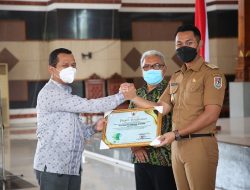 Serahkan Penghargaan K3 ke-37 Perusahaan, Bupati Tuban Ingatkan Pentingnya Penerapan Aspek K3