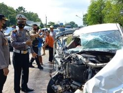 Kapolres Probolinggo Langsung Cek TKP Terkait Kecelakaan yang Mengakibatkan Tewasnya Sopir Avanza di Jalur Tengkorak Probolinggo