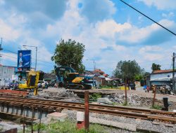 Proyek Flyover JPL-64  Krian Sidoarjo, Warga Mulai Kosongkan dan Bongkar Bangunan