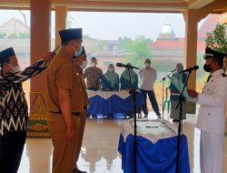 Kades  Yazid Melantik dan Mengambil Sumpah Jabatan Dua Perangkat Desa Tawangsari Trowulan